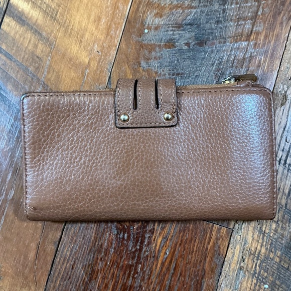 Michael Kors Gansevoort Brown Leather Wallet Gold Buckle Snap Closure - Picture 7 of 9